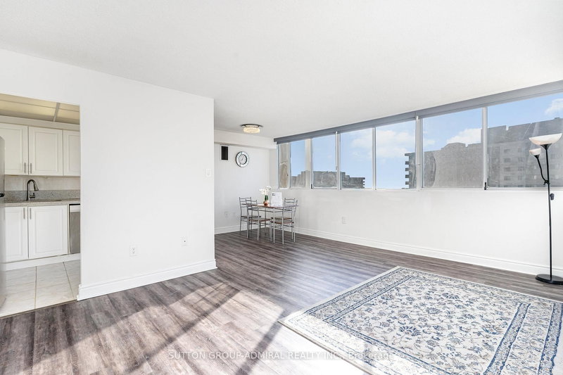 1611 - 3590 Kaneff Cres, Mississauga, L5A 3X3 | Image 3