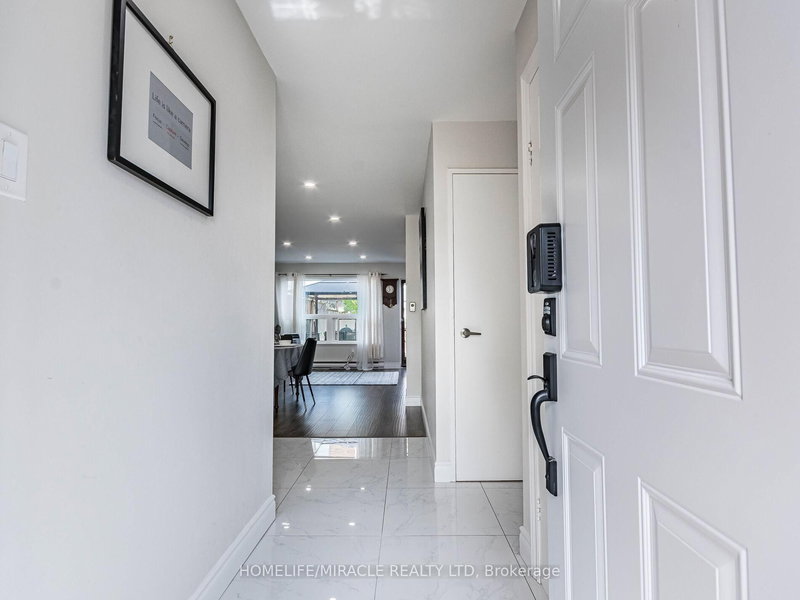 124 - 180 Mississauga Valley Blvd, Mississauga, L5A 3M2 | Image 2