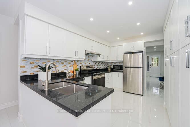 Detached House for sale at 14 Conover Court, Brampton, Ontario, L6Y 3J5 - Brampton South - MLS: W12852420