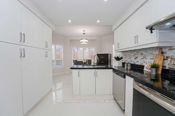 Detached House for sale at 14 Conover Court, Brampton, Ontario, L6Y 3J5 - Brampton South - MLS: W12852420