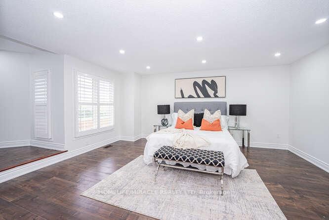 Detached House for sale at 14 Conover Court, Brampton, Ontario, L6Y 3J5 - Brampton South - MLS: W12852420