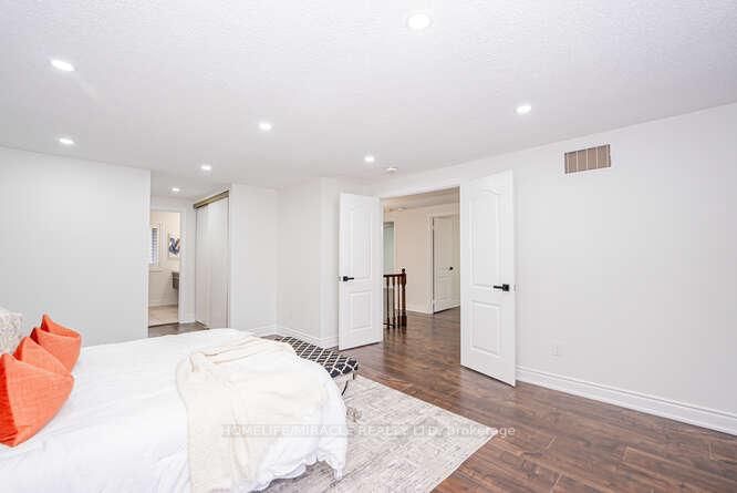 Detached House for sale at 14 Conover Court, Brampton, Ontario, L6Y 3J5 - Brampton South - MLS: W12852420