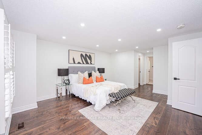 Detached House for sale at 14 Conover Court, Brampton, Ontario, L6Y 3J5 - Brampton South - MLS: W12852420