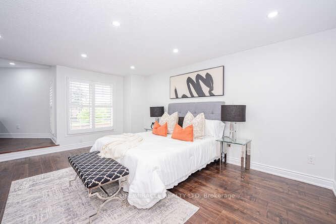 Detached House for sale at 14 Conover Court, Brampton, Ontario, L6Y 3J5 - Brampton South - MLS: W12852420