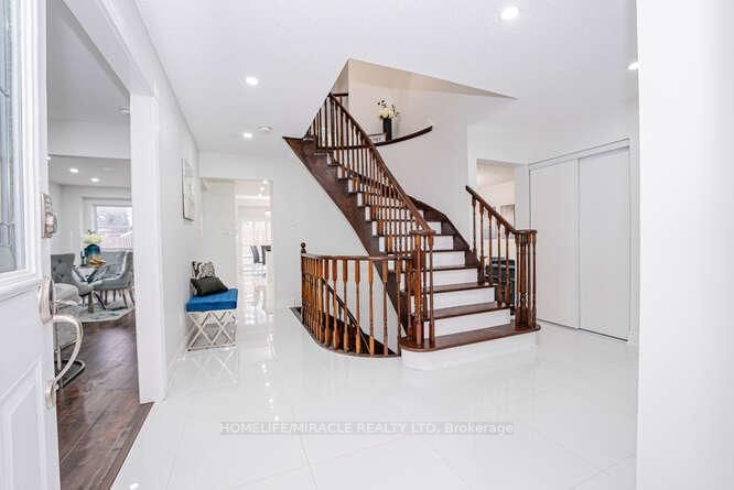 Detached House for sale at 14 Conover Court, Brampton, Ontario, L6Y 3J5 - Brampton South - MLS: W12852420