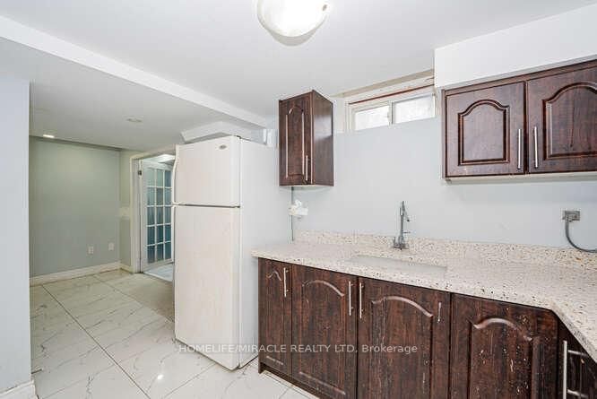 Detached House for sale at 14 Conover Court, Brampton, Ontario, L6Y 3J5 - Brampton South - MLS: W12852420