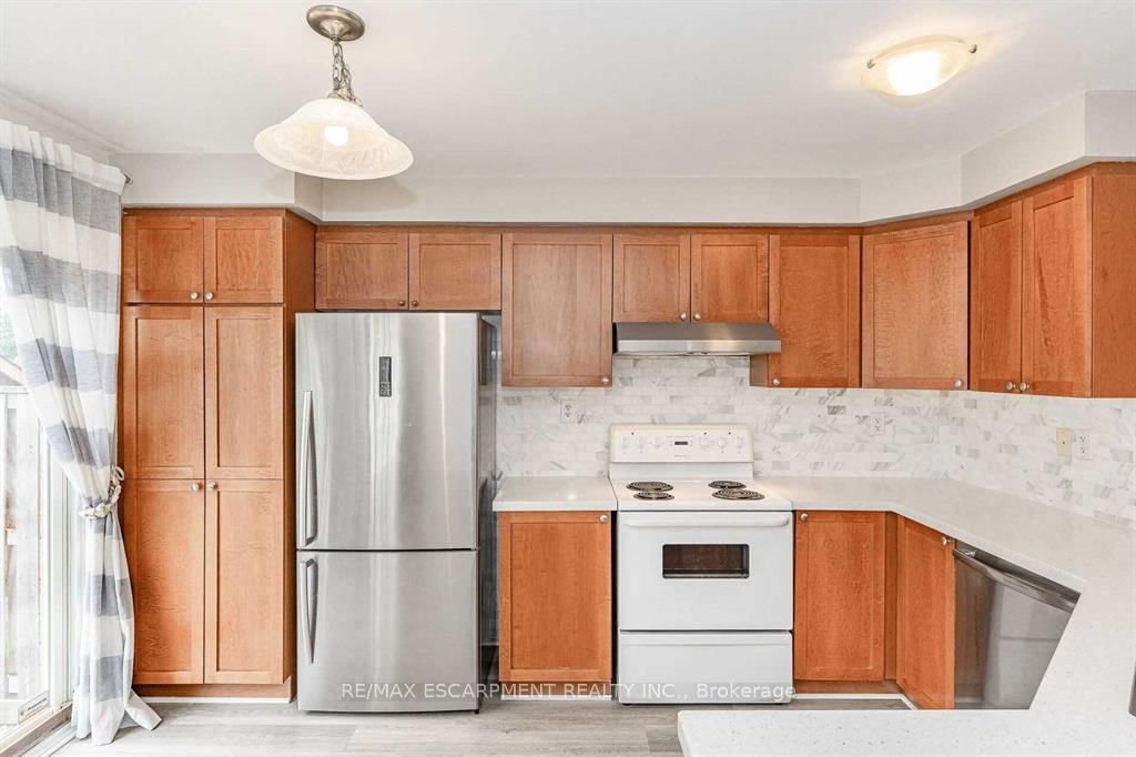 Townhouse for sale at 803 Mckay Crescent, Milton, Ontario, L9T 6L1 - Beaty - MLS: W12852440