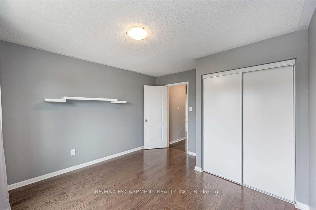 Townhouse for sale at 803 Mckay Crescent, Milton, Ontario, L9T 6L1 - Beaty - MLS: W12852440