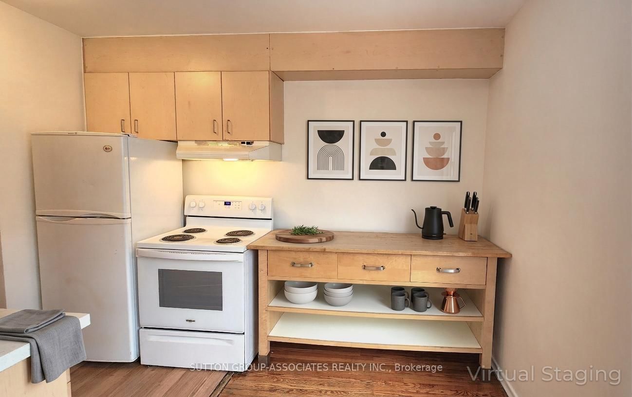 Semi-Detached House for lease at 304-1 Greenbrook Drive, Toronto, Ontario, M6M 2J8 - Beechborough-Greenbrook - MLS: W12852468