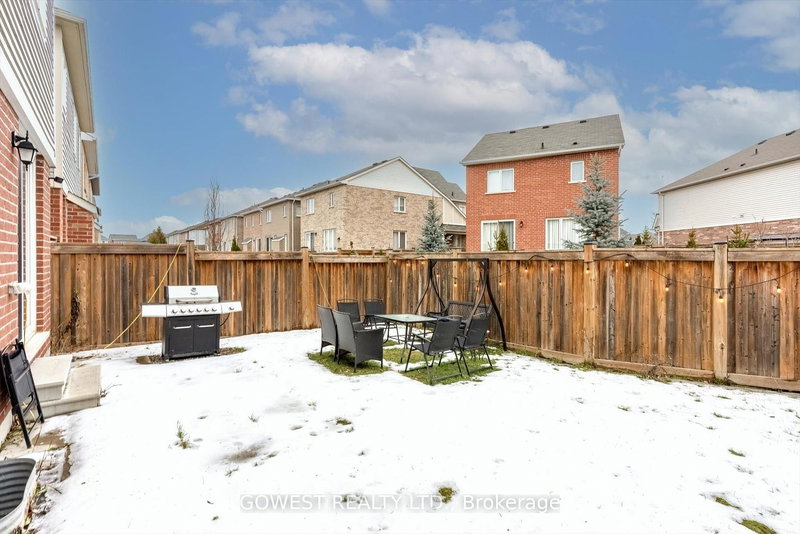 669 Gibson Cres, Milton, L9T 8Z6 | Image 3