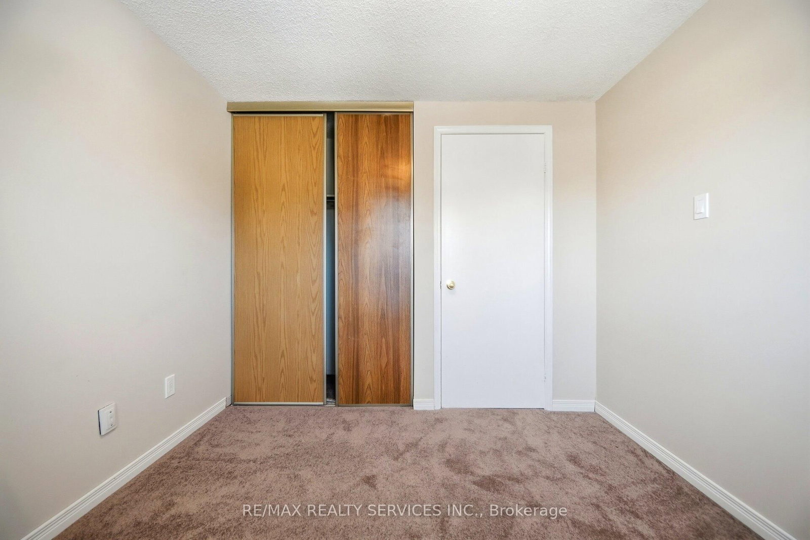 Detached House for sale at 16 Ferri Crescent, Brampton, Ontario, L6Z 1R9 - Heart Lake West - MLS: W12853322