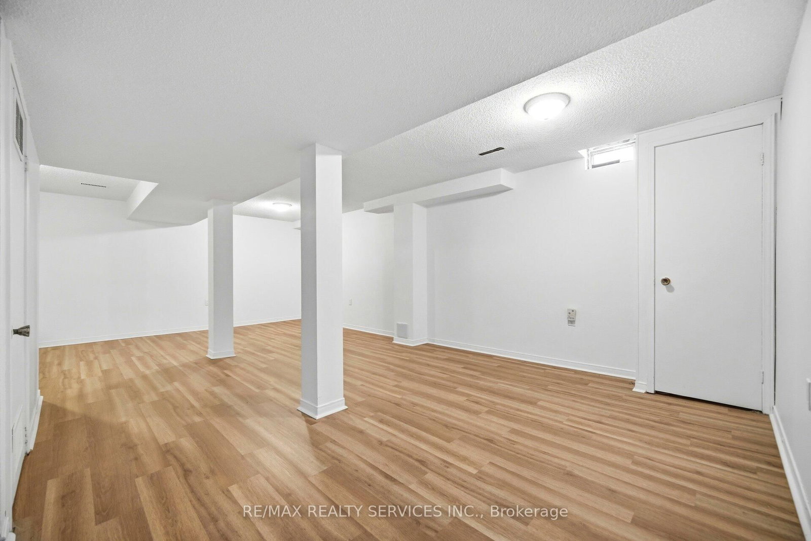 Detached House for sale at 16 Ferri Crescent, Brampton, Ontario, L6Z 1R9 - Heart Lake West - MLS: W12853322