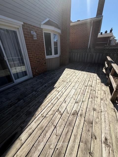 Detached House for sale at 16 Ferri Crescent, Brampton, Ontario, L6Z 1R9 - Heart Lake West - MLS: W12853322