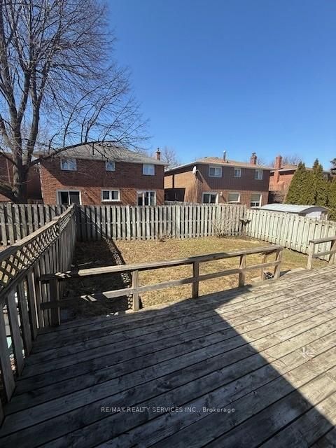 Detached House for sale at 16 Ferri Crescent, Brampton, Ontario, L6Z 1R9 - Heart Lake West - MLS: W12853322