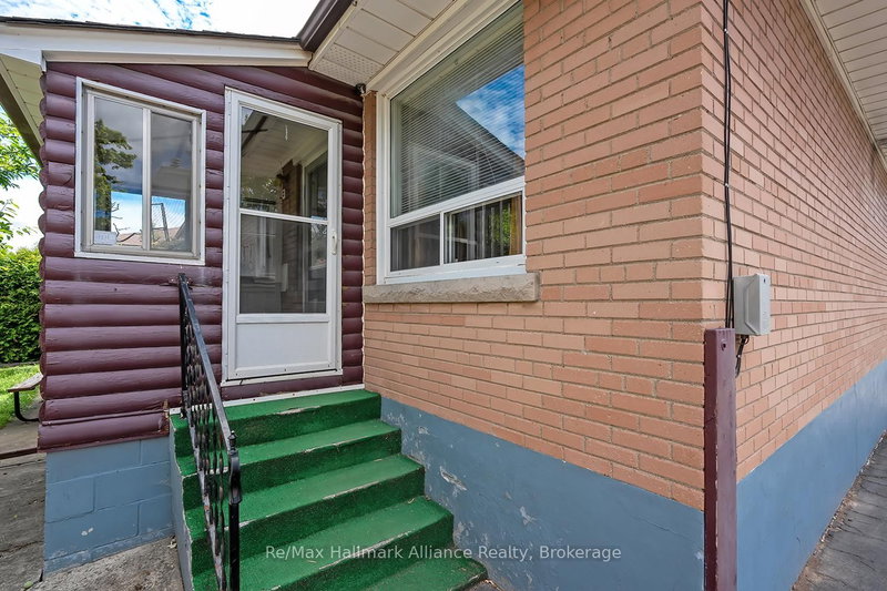 543 Pinegrove Rd, Oakville, L6K 2C2 | Image 3