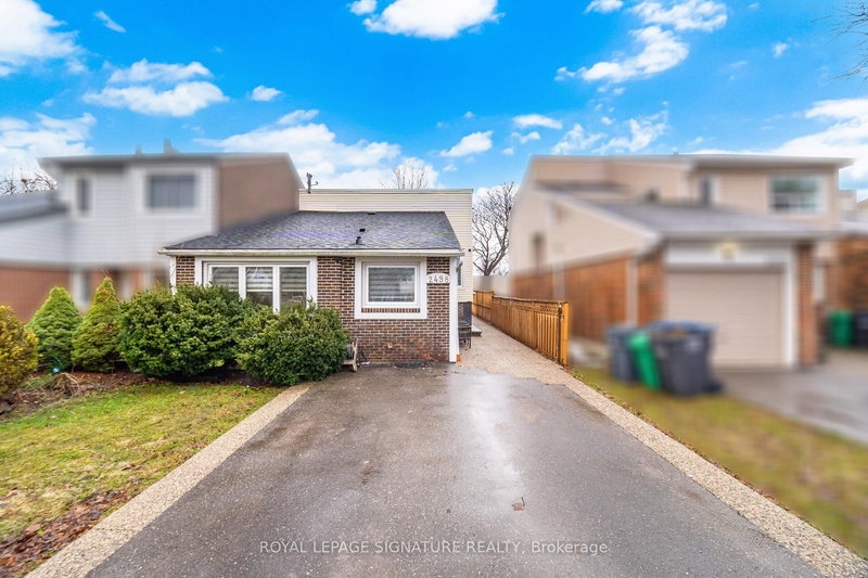2498 Mainroyal St S, Mississauga, L5L 1C9 | Image 2