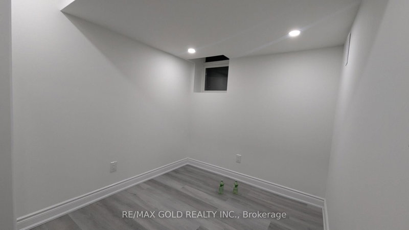 Bsmt - 9 Sugar Pearl Rd, Brampton, L6Z 0K5 | Image 2
