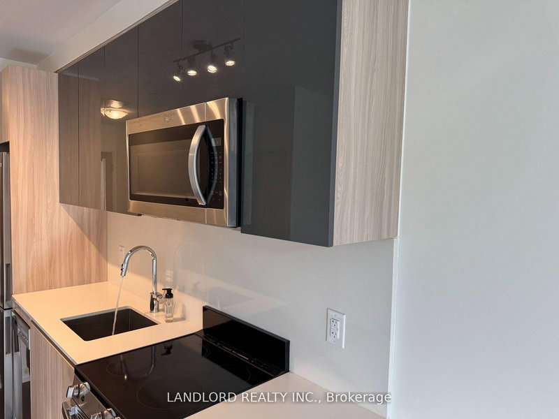 116 - 11 Maryport Ave, Toronto, M3M 0E2 | Image 2