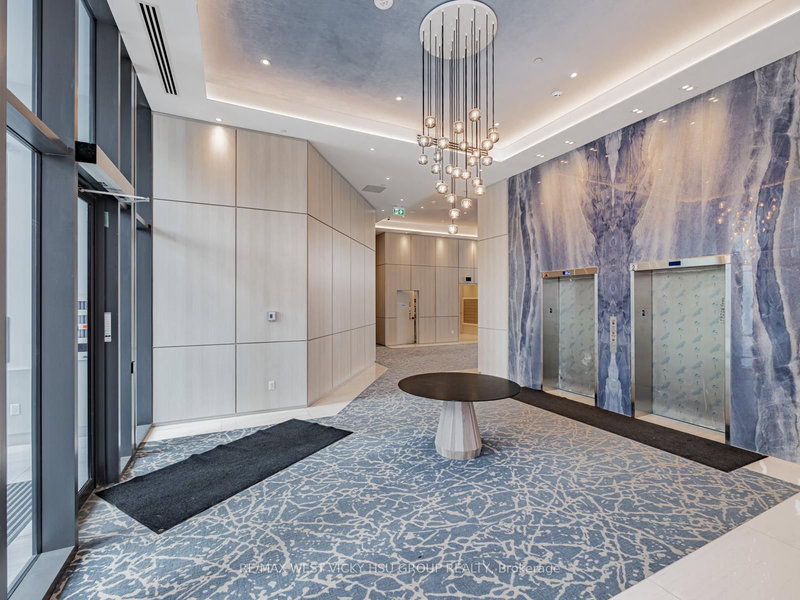 1004 - 1063 Douglas McCurdy Comm Circ, Mississauga, L5G 0C5 | Image 2