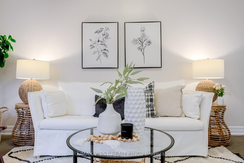 101 - 45 Sousa Mendes St, Toronto, M6P 0A7 | Image 3