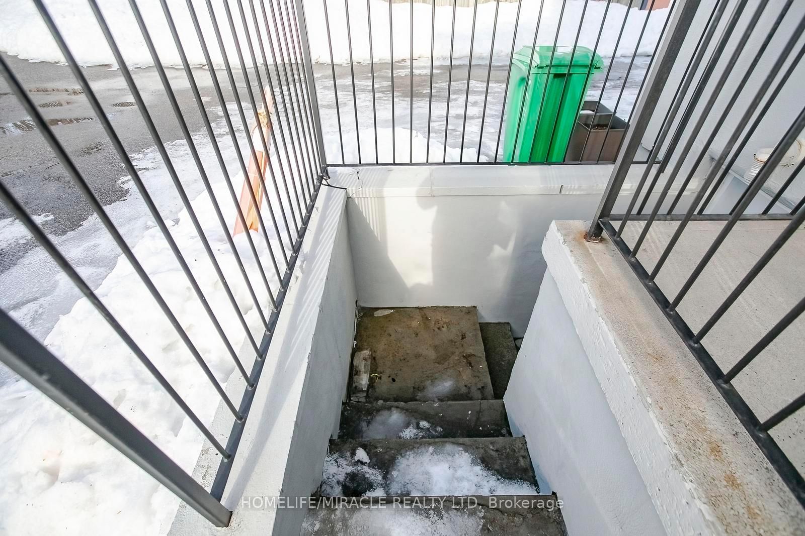 144 Queen Street W - Photo 17