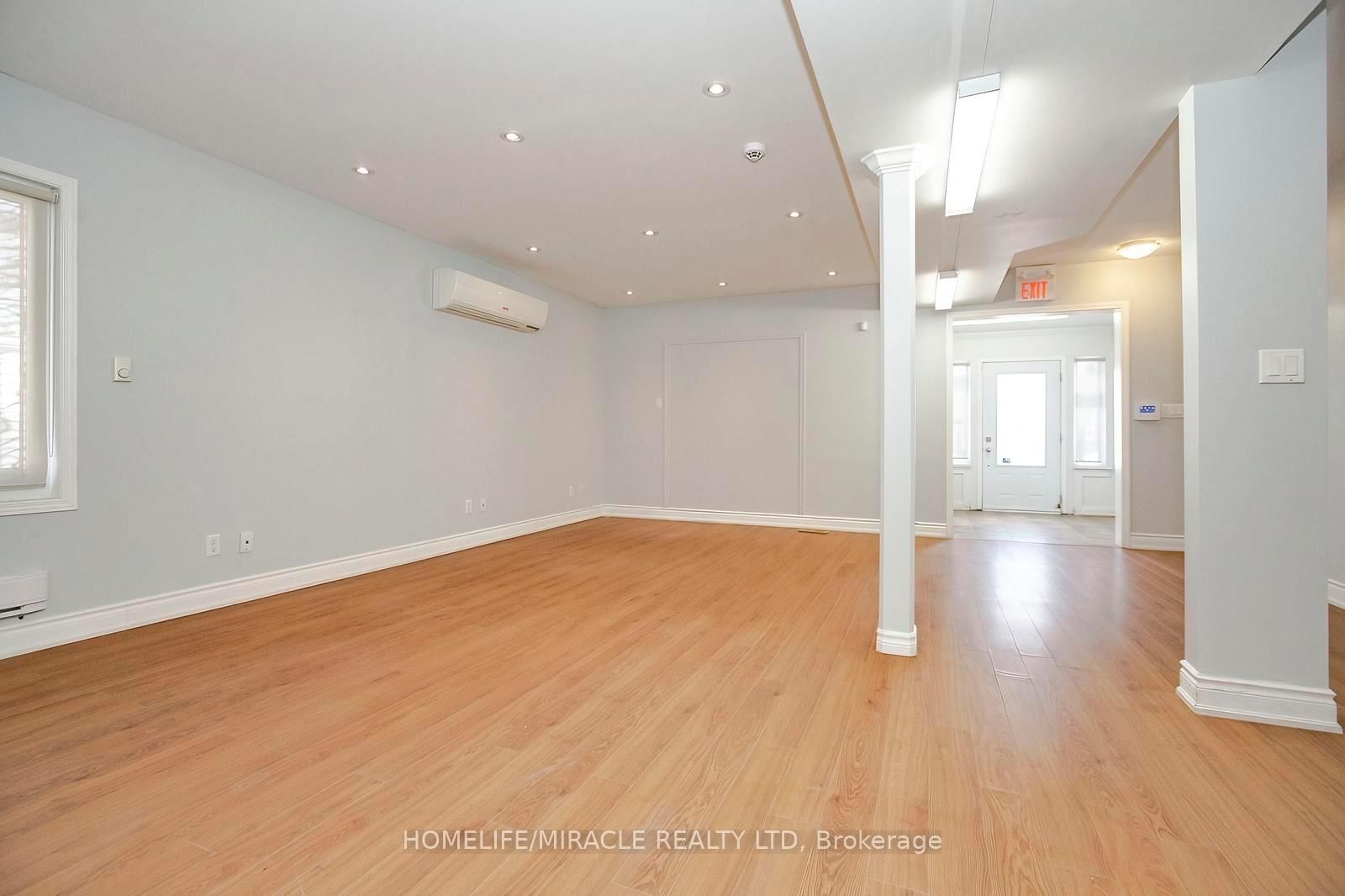 144 Queen Street W - Photo 6