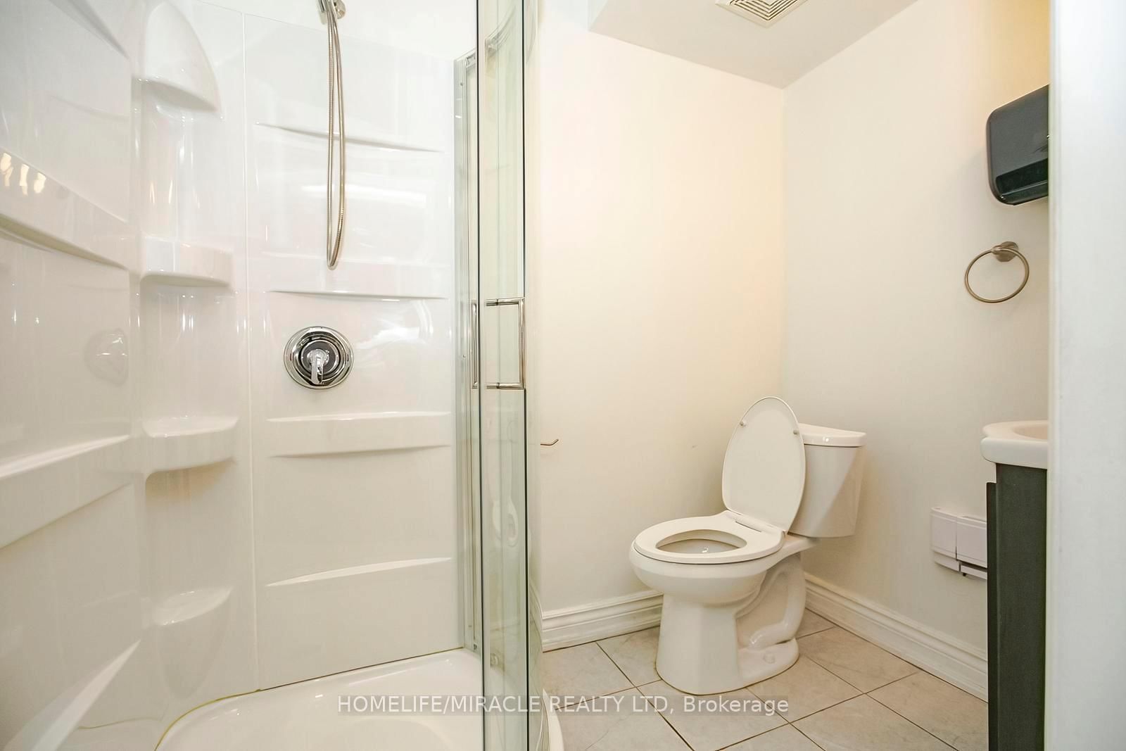 144 Queen Street W - Photo 7