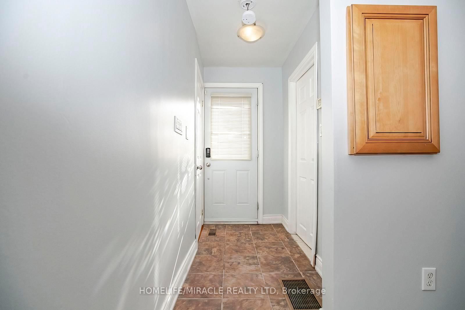 144 Queen Street W - Photo 9