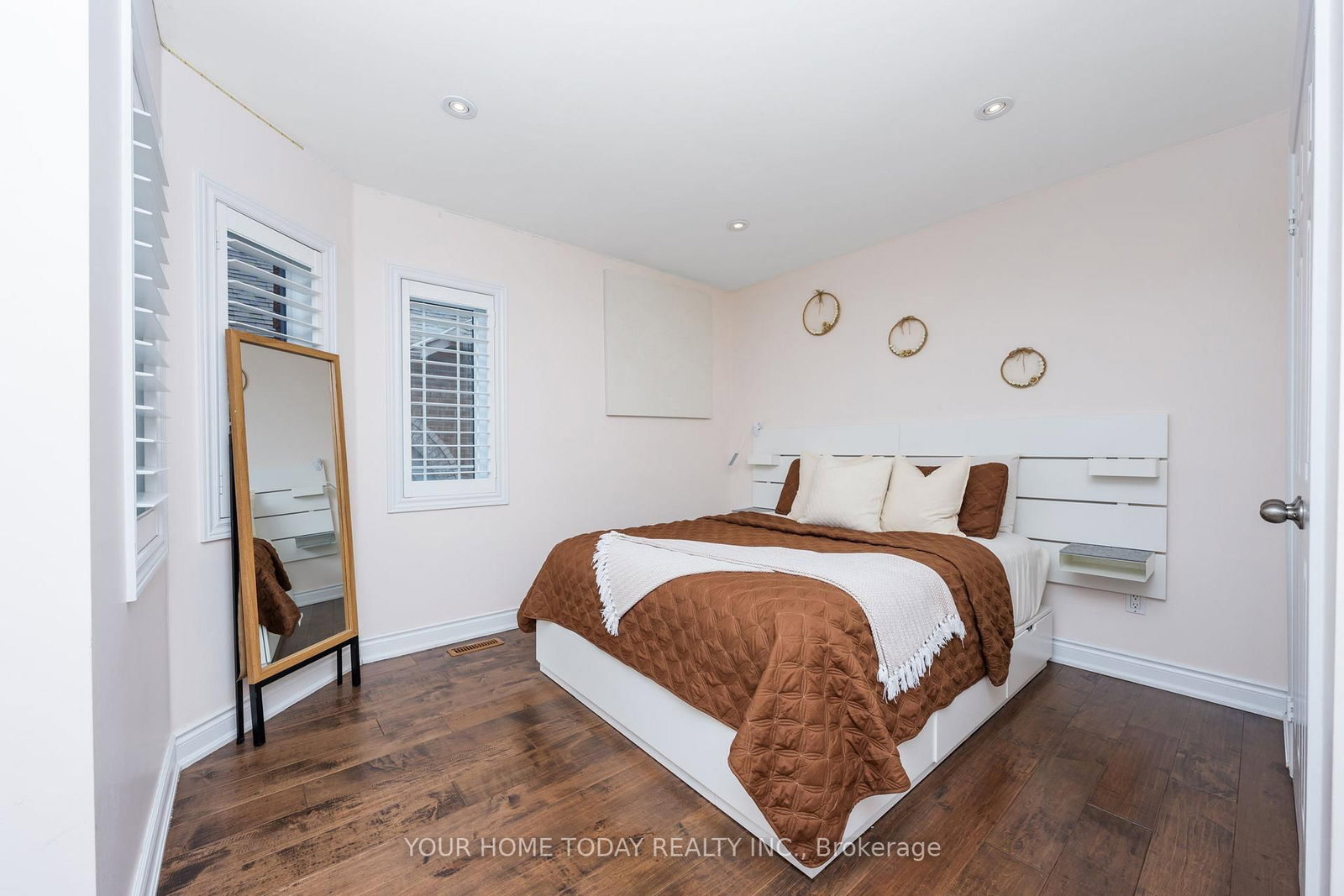 Detached House for sale at 49 Miller Drive, Halton Hills, Ontario, L7G 5P7 - Georgetown - MLS: W12855272