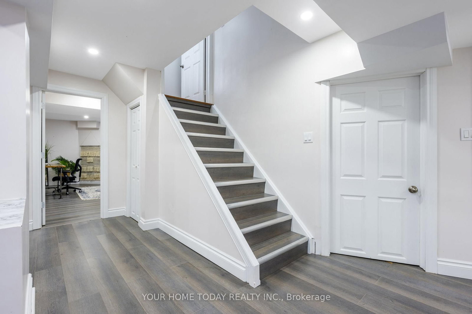 Detached House for sale at 49 Miller Drive, Halton Hills, Ontario, L7G 5P7 - Georgetown - MLS: W12855272