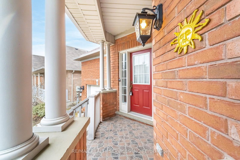 10 Orchard Park Gate, Brampton, L6R 1W5 | Image 3