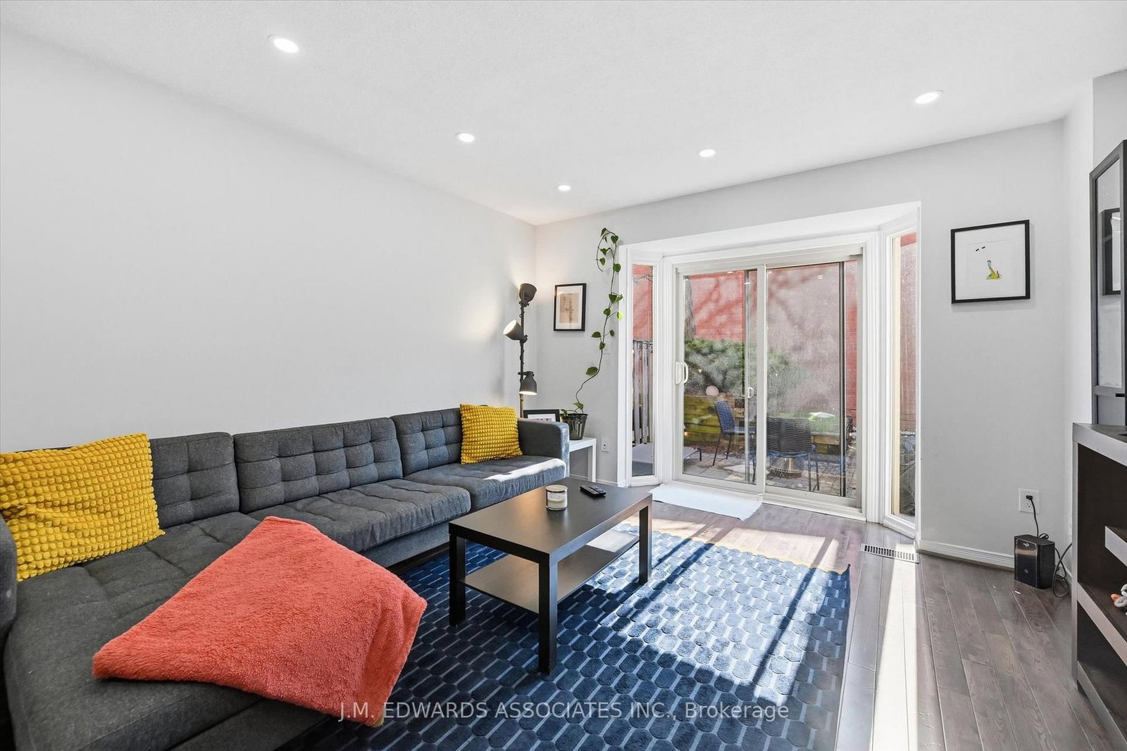 Townhouse for sale at 215-895 Maple Avenue, Burlington, Ontario, L7S 2H7 - Brant - MLS: W12855420