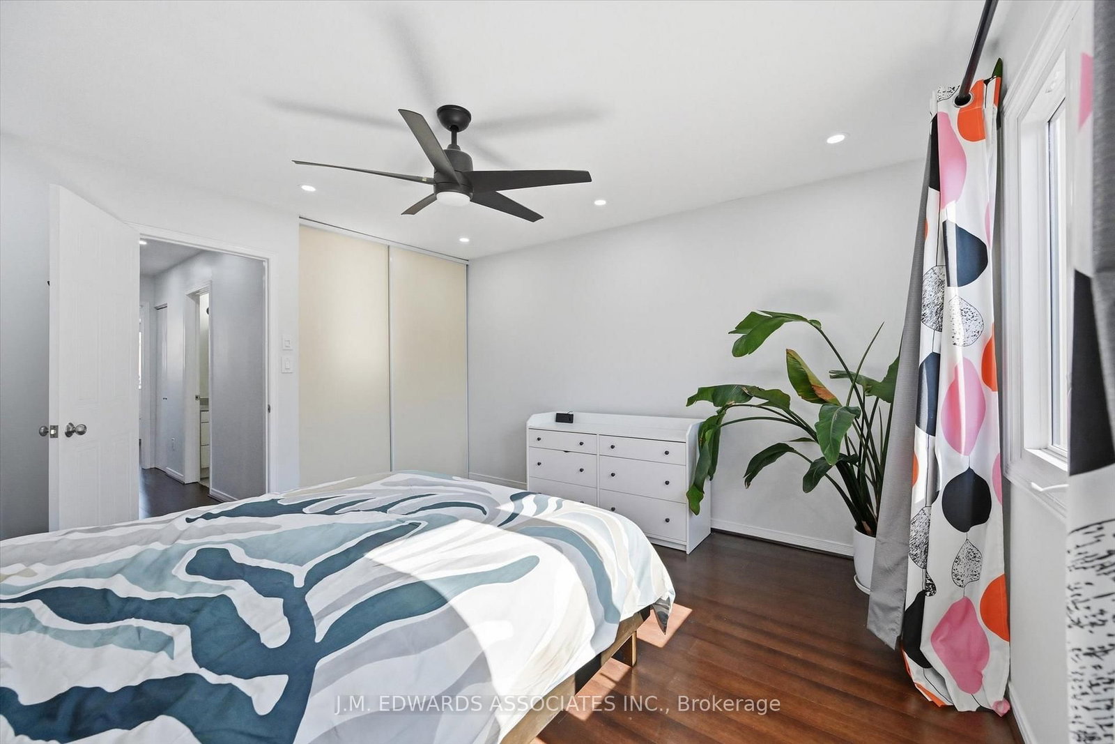 Townhouse for sale at 215-895 Maple Avenue, Burlington, Ontario, L7S 2H7 - Brant - MLS: W12855420