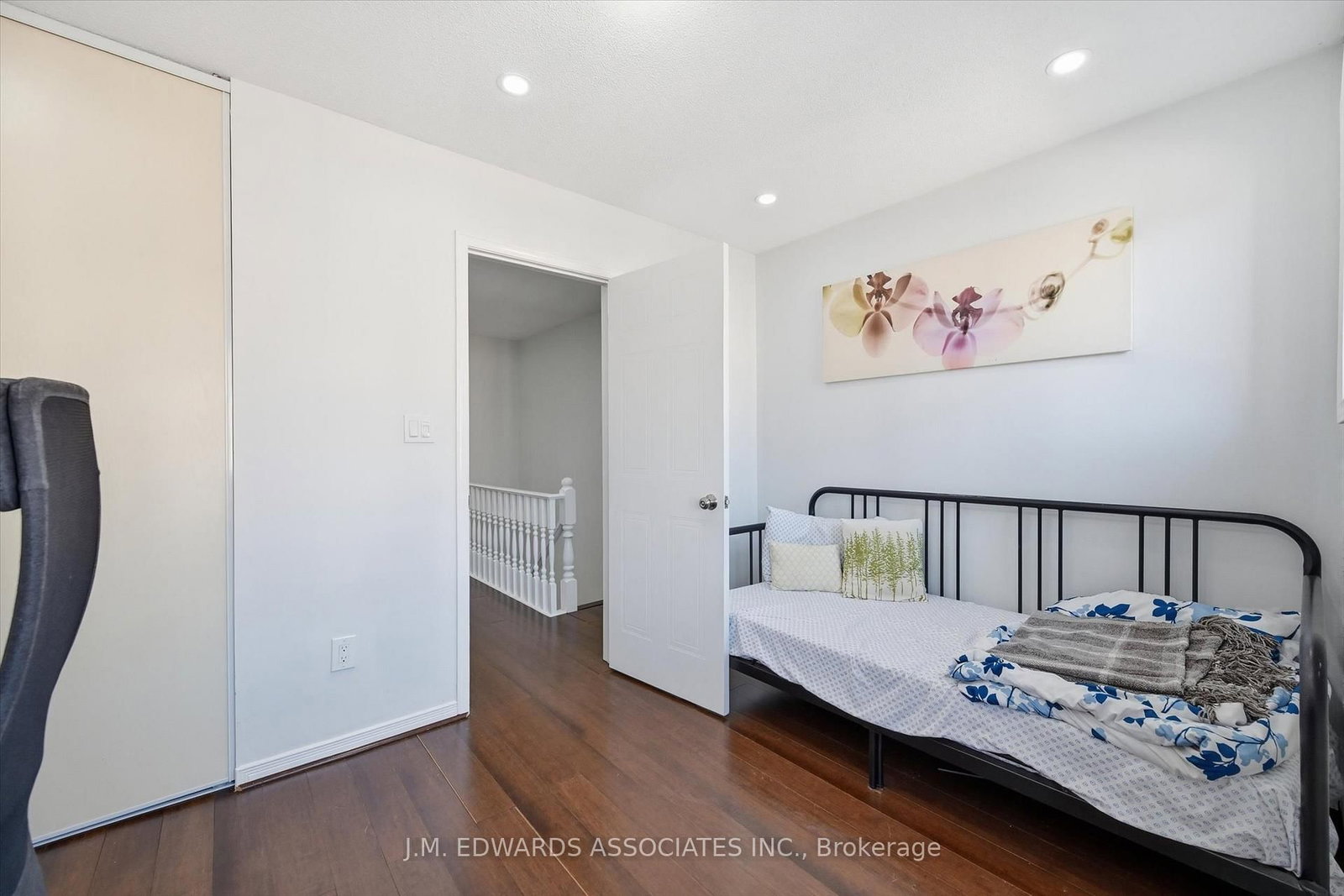 Townhouse for sale at 215-895 Maple Avenue, Burlington, Ontario, L7S 2H7 - Brant - MLS: W12855420