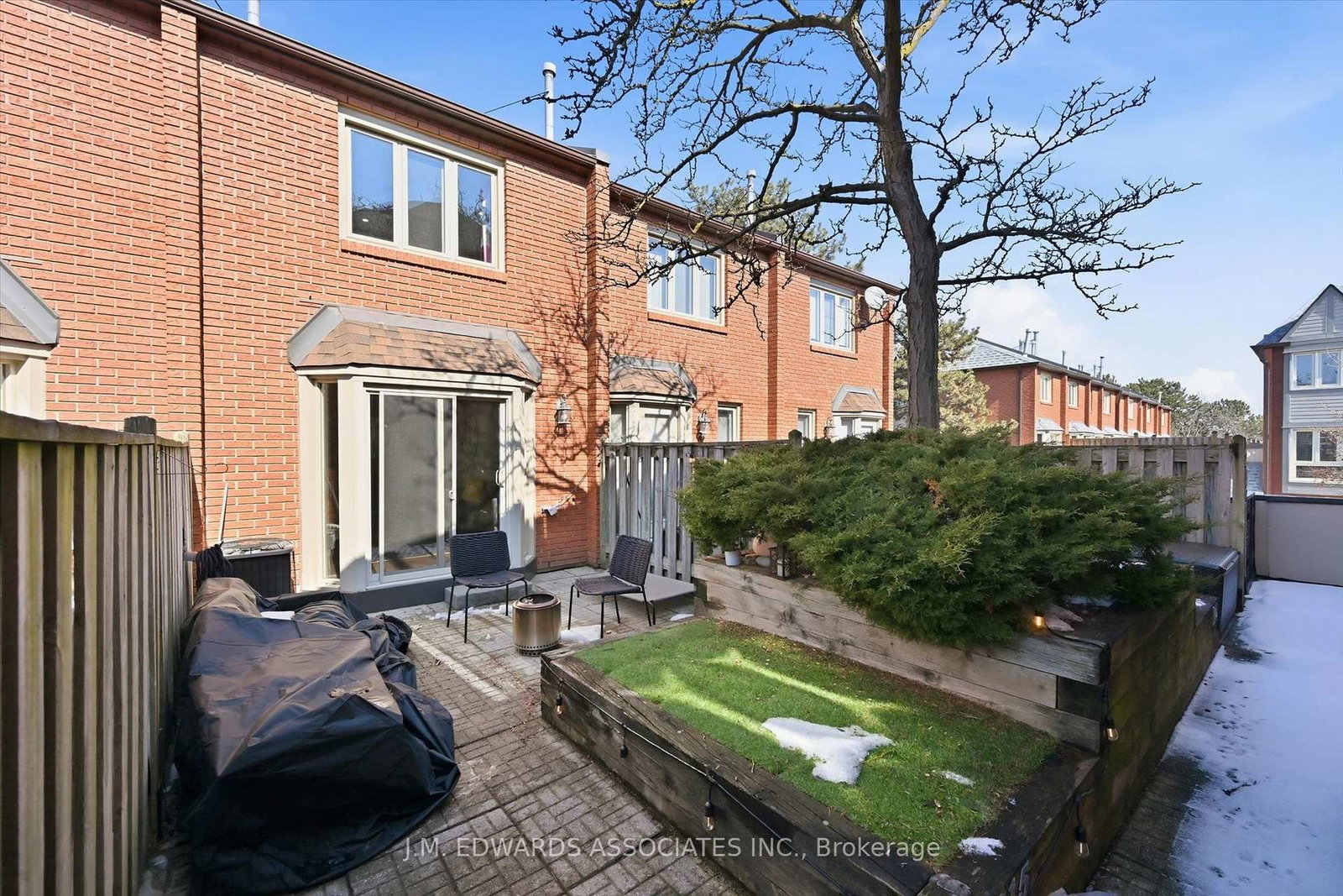 Townhouse for sale at 215-895 Maple Avenue, Burlington, Ontario, L7S 2H7 - Brant - MLS: W12855420