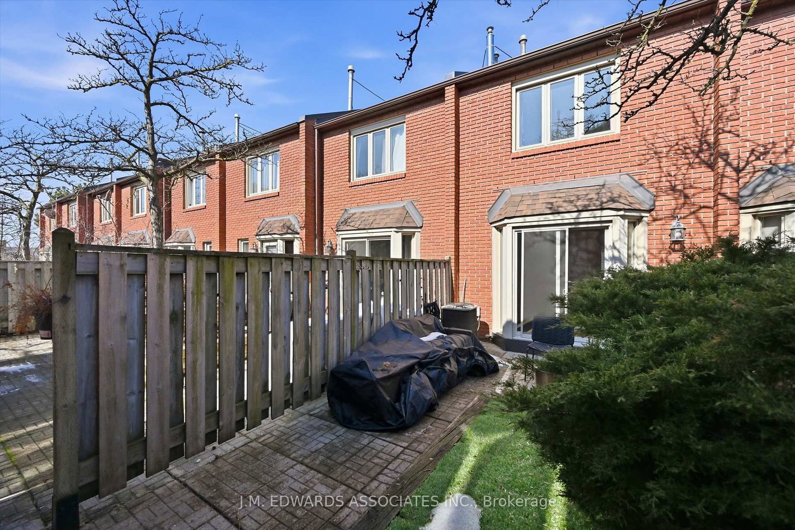 Townhouse for sale at 215-895 Maple Avenue, Burlington, Ontario, L7S 2H7 - Brant - MLS: W12855420