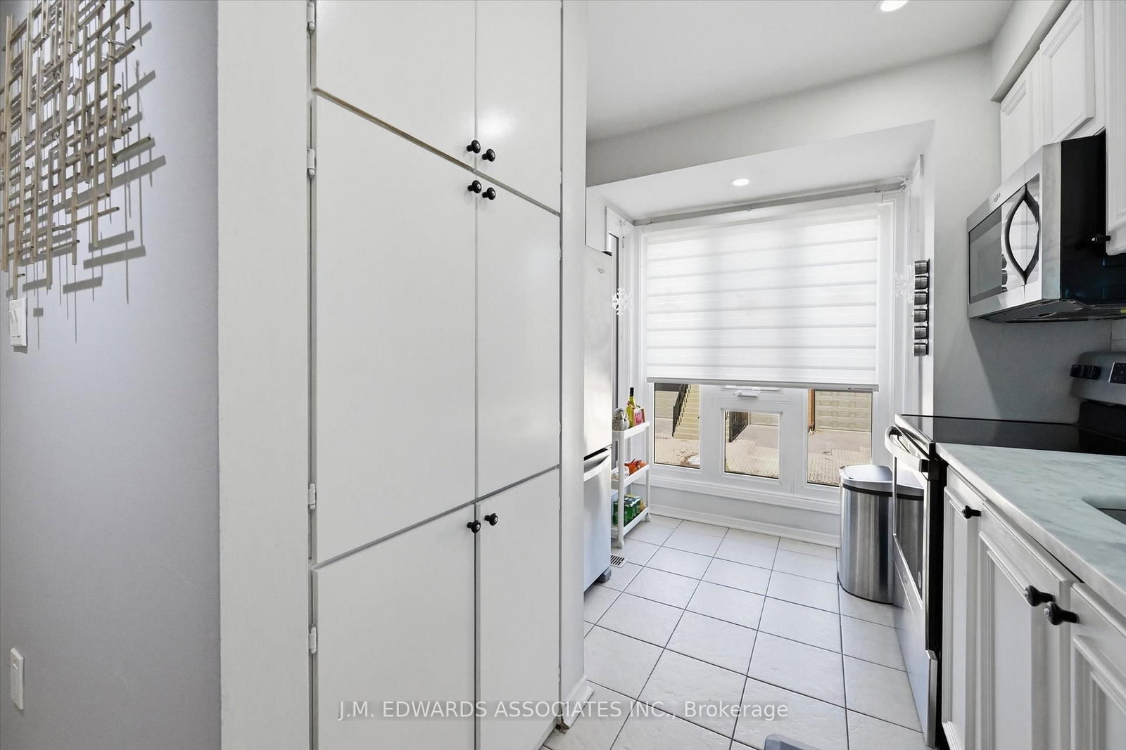 Townhouse for sale at 215-895 Maple Avenue, Burlington, Ontario, L7S 2H7 - Brant - MLS: W12855420