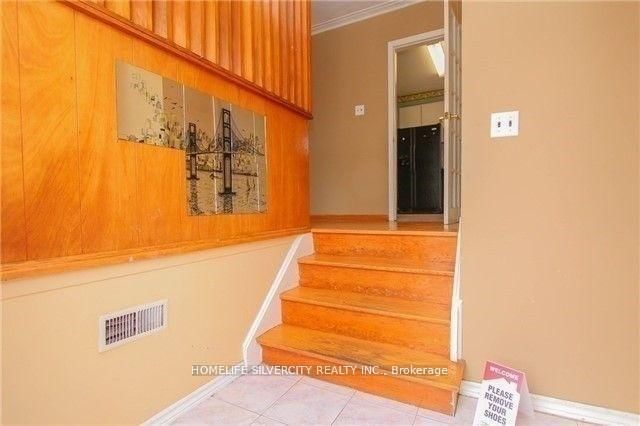 Upper Level - 31 Lakeland Dr, Toronto, M9V 1M8 | Image 2