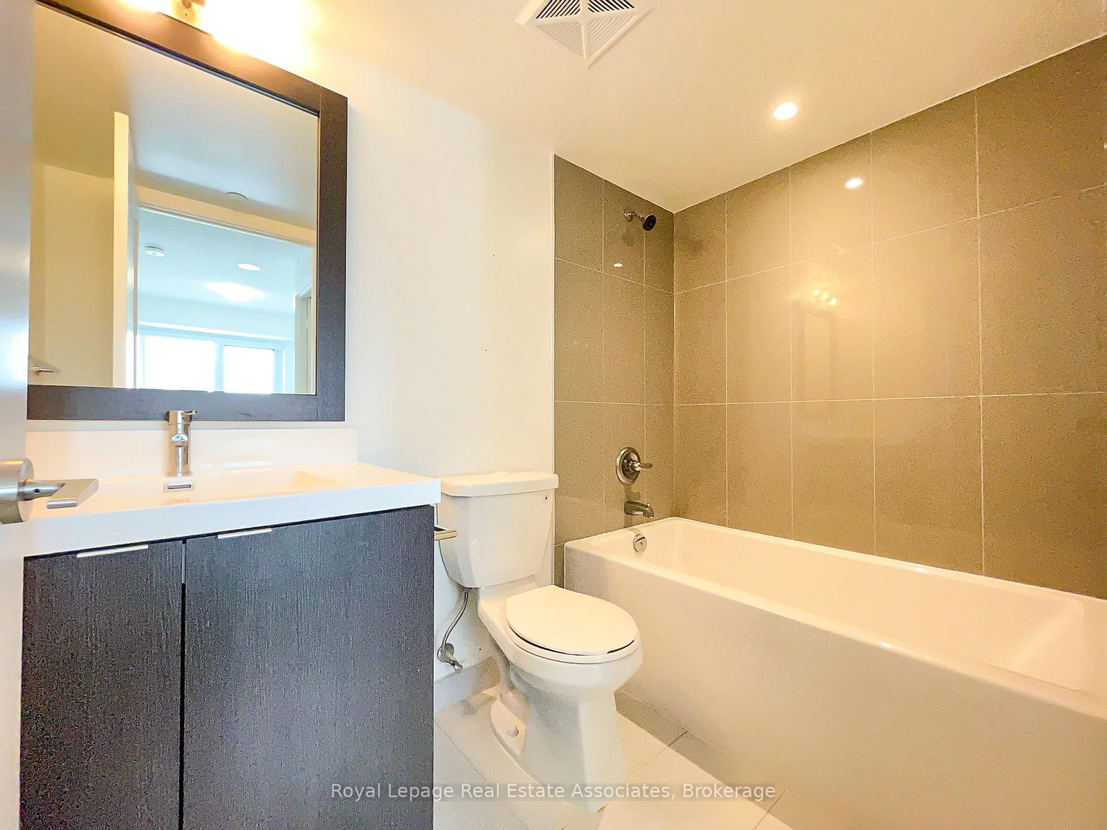 Condo for lease at 404-7 Mabelle Avenue, Toronto, Ontario, M5T 0C9 - Islington-City Centre West - MLS: W12855756