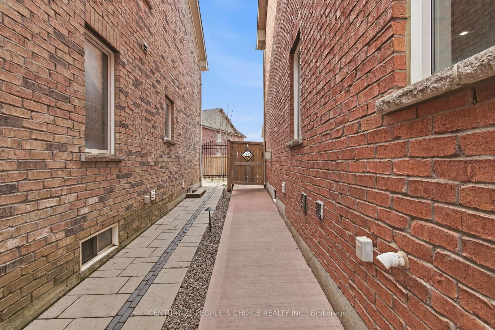 Detached House for sale at 188 Bonnieglen Farm Boulevard, Caledon, Ontario, L7C 4C1 - Rural Caledon - MLS: W12856322