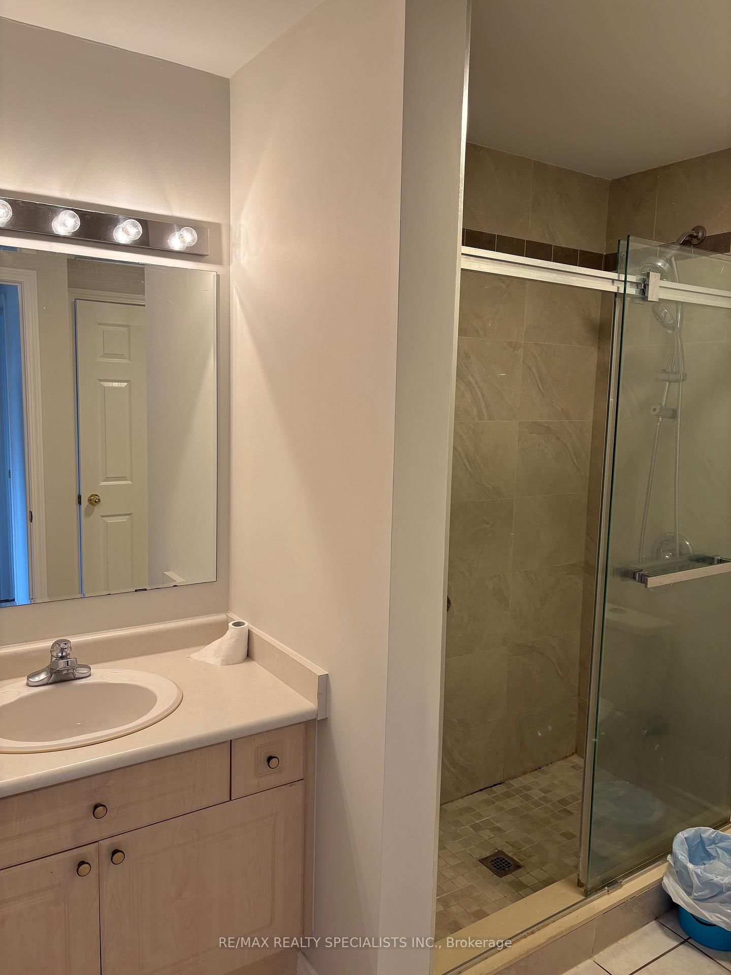 Townhouse for lease at 440 Bundy Drive, Milton, Ontario, L9T 5N5 - Clarke - MLS: W12856488