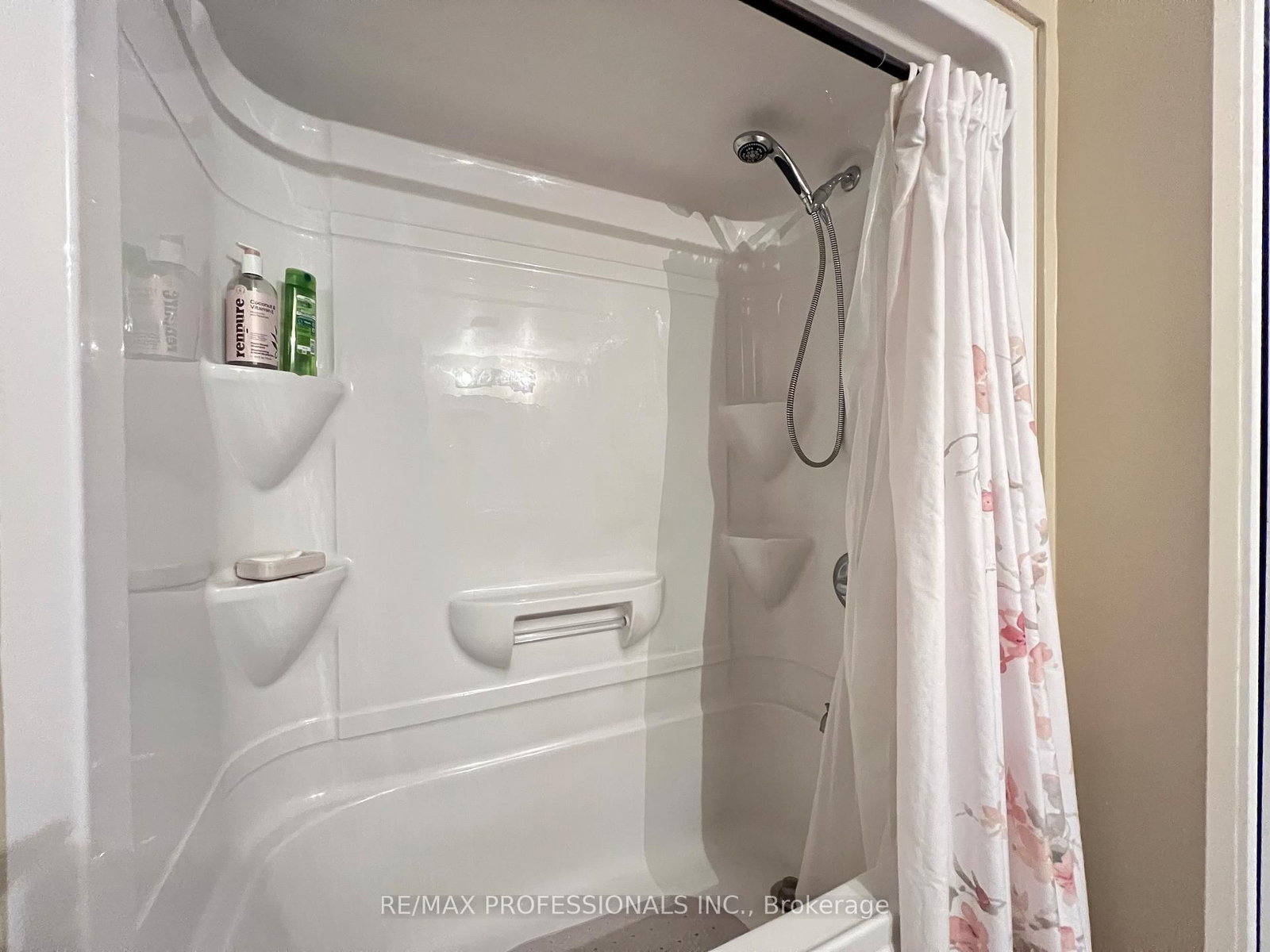 Condo for sale at 107-1390 Main Street, Milton, Ontario, L9T 7S9 - Dempsey - MLS: W12856964