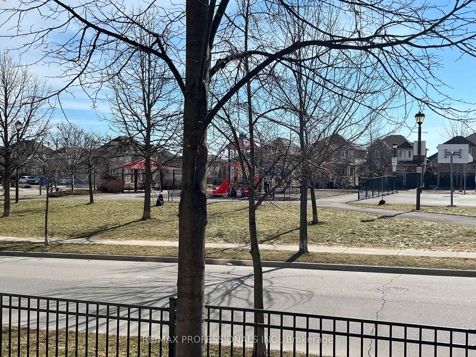 Condo for sale at 107-1390 Main Street, Milton, Ontario, L9T 7S9 - Dempsey - MLS: W12856964