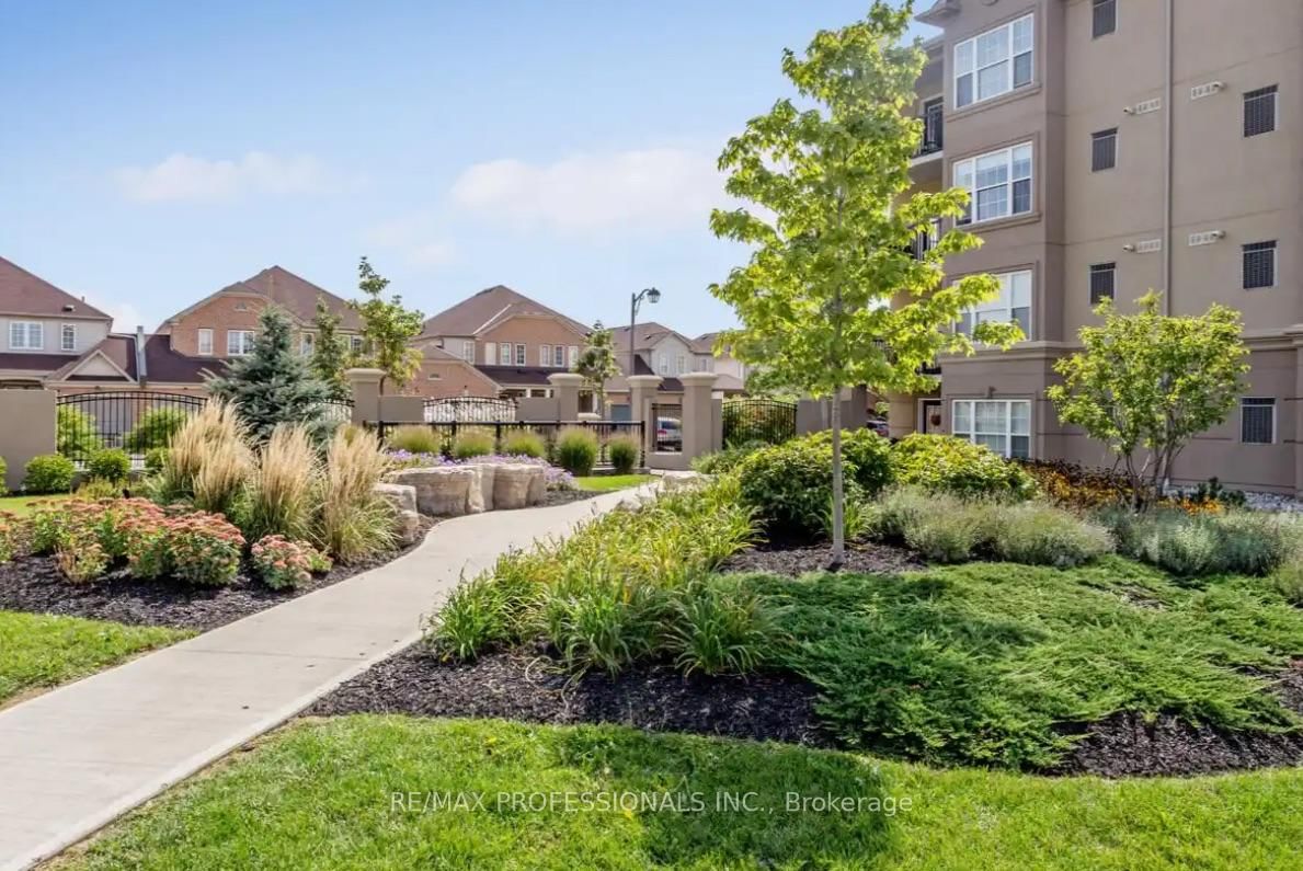 Condo for sale at 107-1390 Main Street, Milton, Ontario, L9T 7S9 - Dempsey - MLS: W12856964