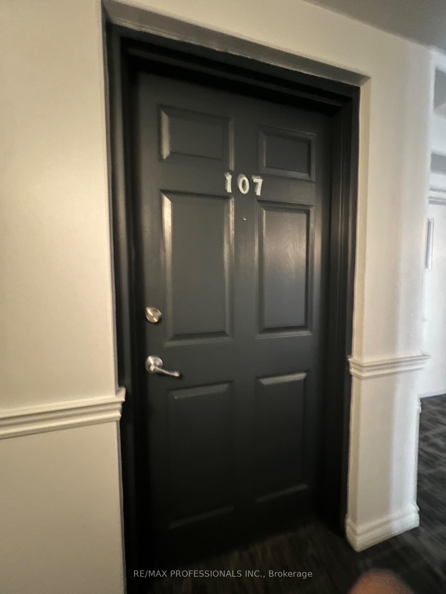 Condo for sale at 107-1390 Main Street, Milton, Ontario, L9T 7S9 - Dempsey - MLS: W12856964