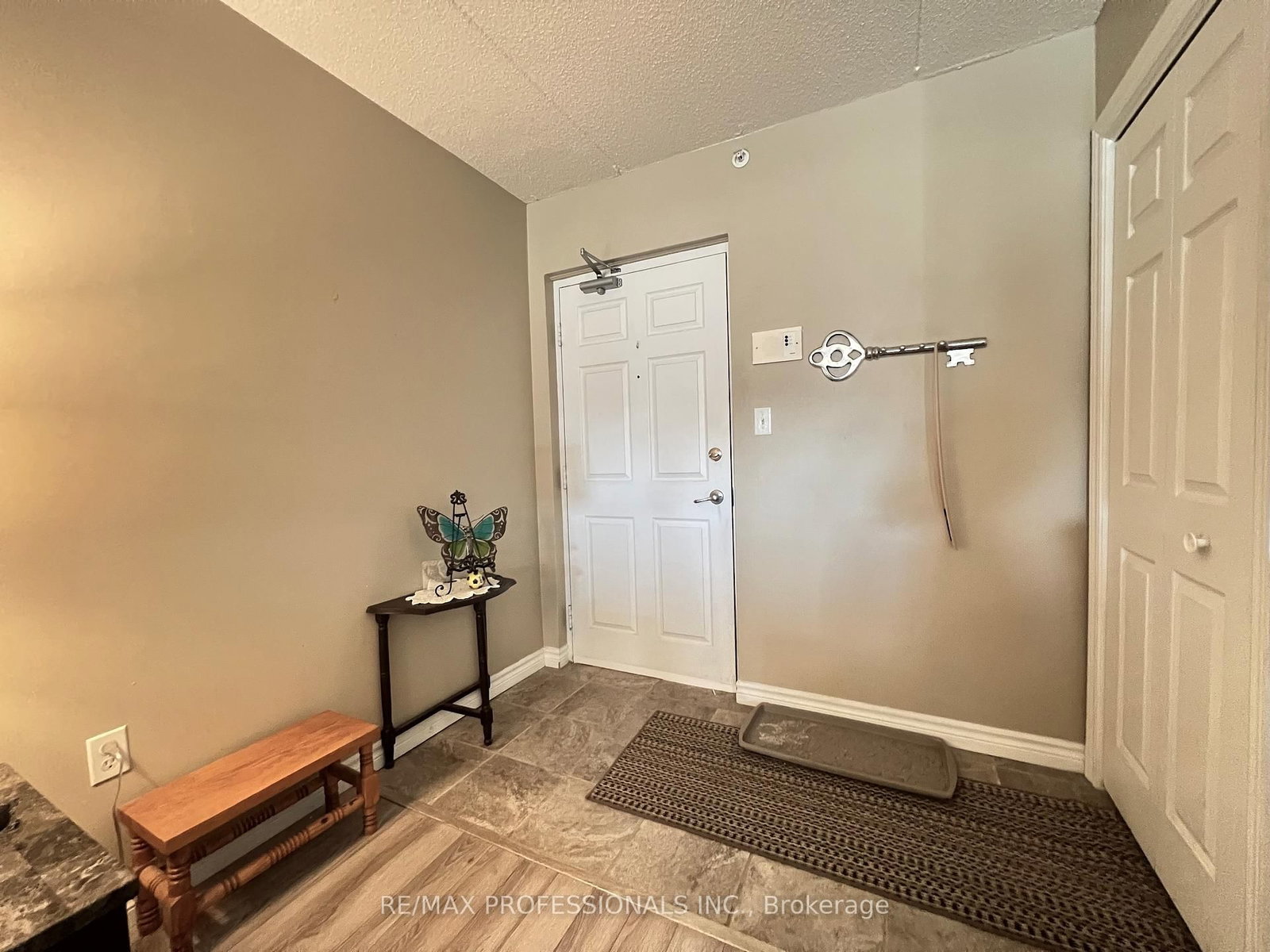 Condo for sale at 107-1390 Main Street, Milton, Ontario, L9T 7S9 - Dempsey - MLS: W12856964