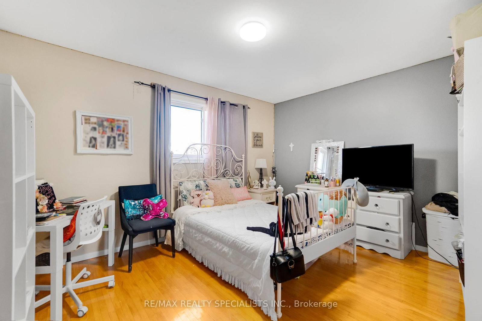 Detached House for sale at 8 Malcolm Crescent, Brampton, Ontario, L6S 3C8 - Central Park - MLS: W12856968