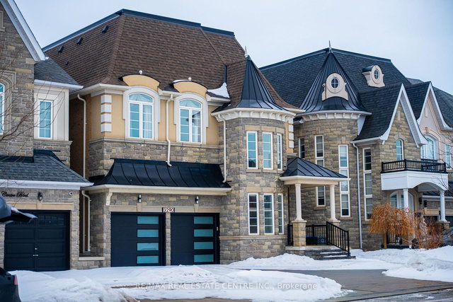 3290 Erin Centre Boulevard