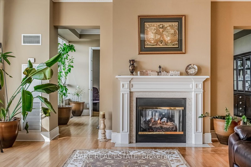 TPH6 - 25 Kingsbridge Garden Circ, Mississauga, L5R 4B1 | Image 2