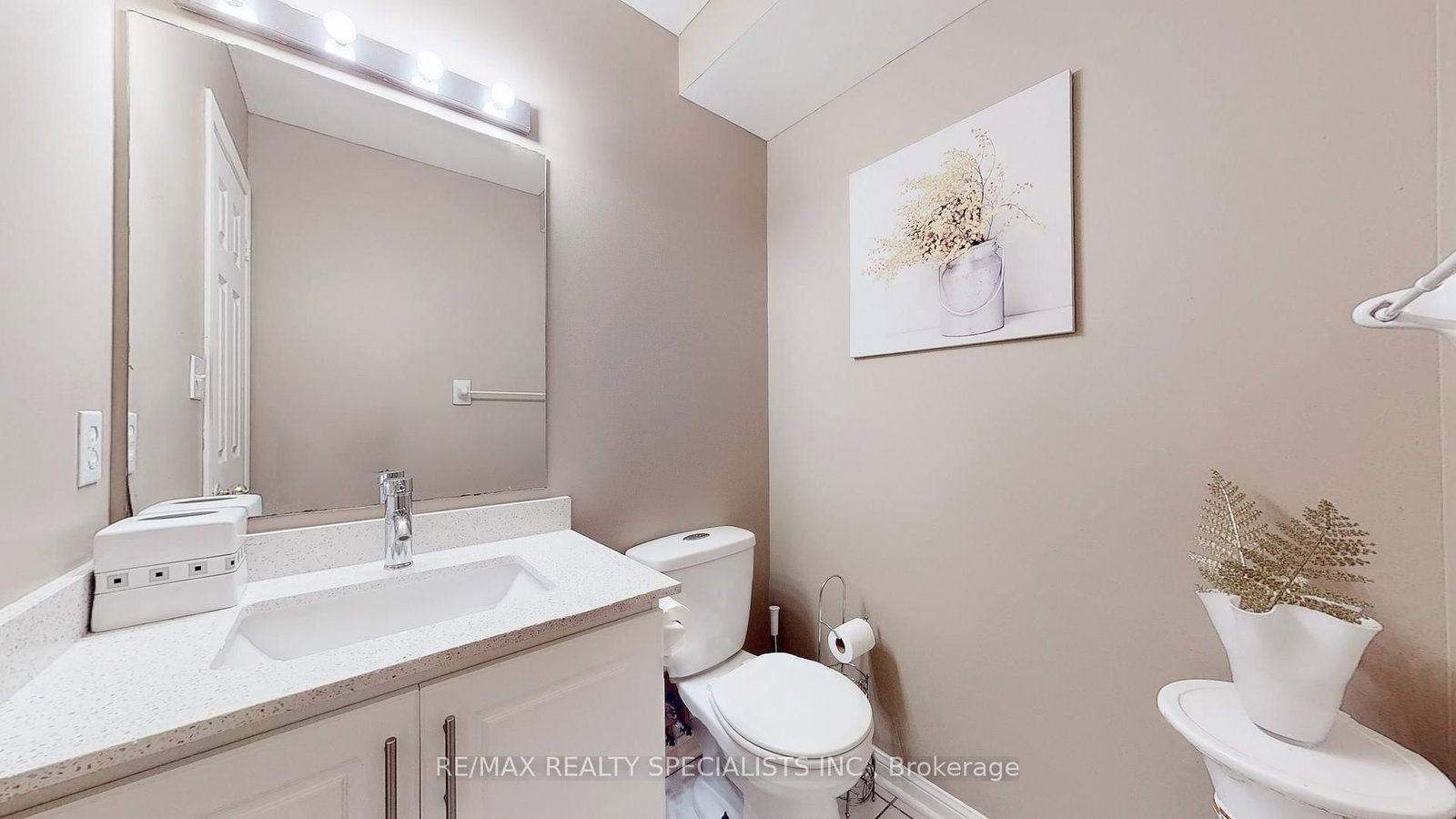 Townhouse for sale at 19-2 Clay Brick Court, Brampton, Ontario, L6V 4M7 - Brampton North - MLS: W12857696